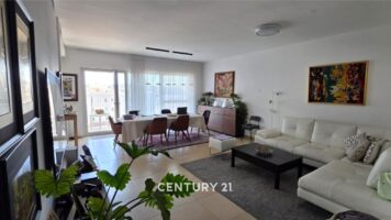 5.5 Room Apartment For Sale in Saidoff Tower, Jerusalem