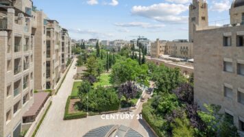 3-bedroom apartment near Mamilla