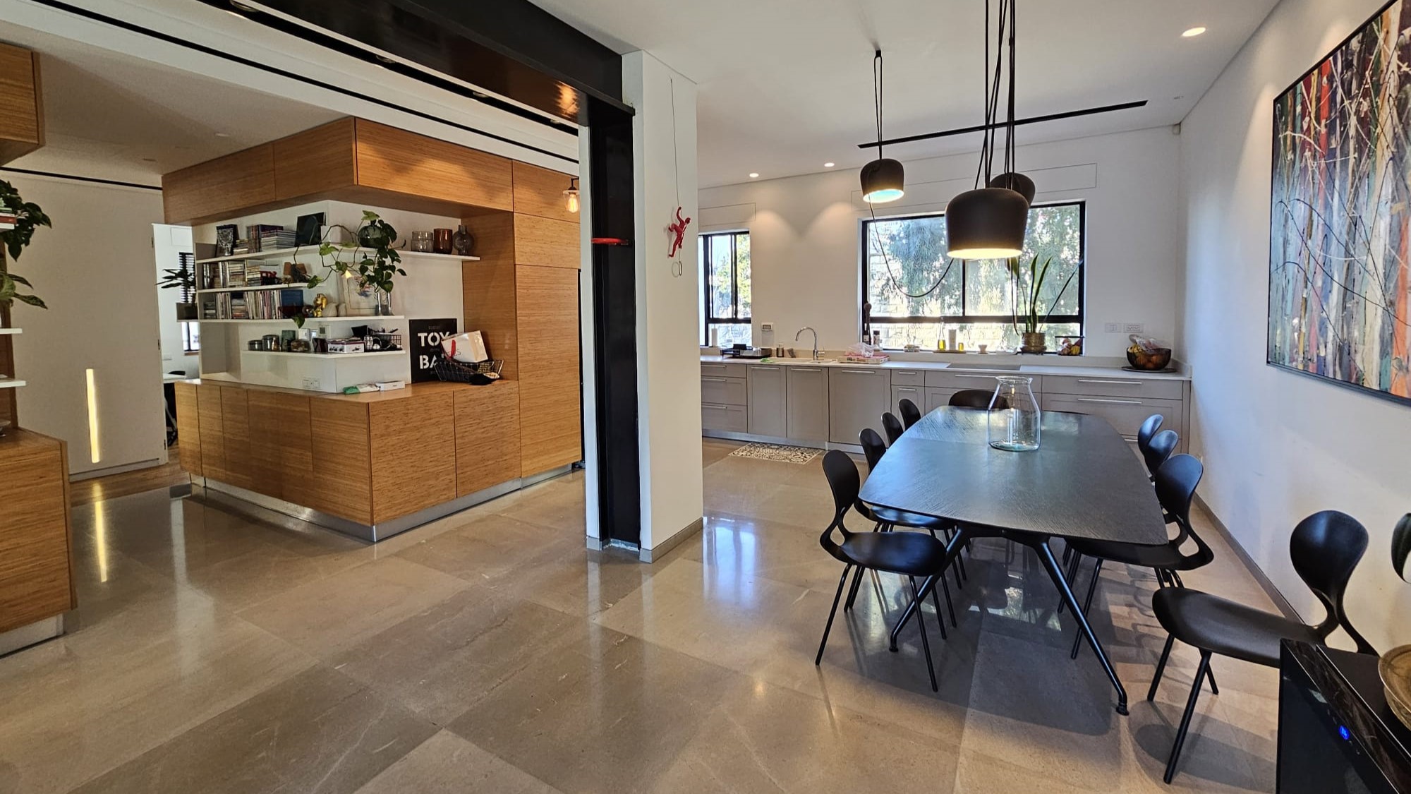 5c35a5afbe_81cdfde069_97b52cf016_df0652c4ef_bb025863e2_view-to-dining-area.jpg