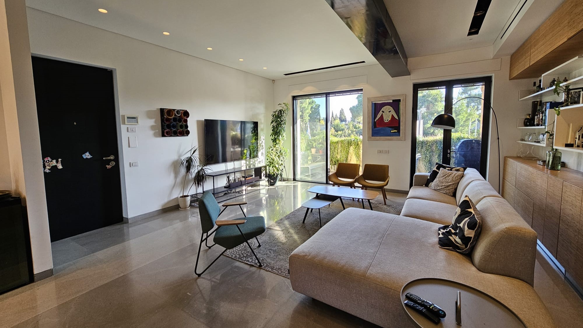 d42187dd31_8780b5a16d_6099fc2847_3829abee60_edf95efad8_living-room-9.jpg
