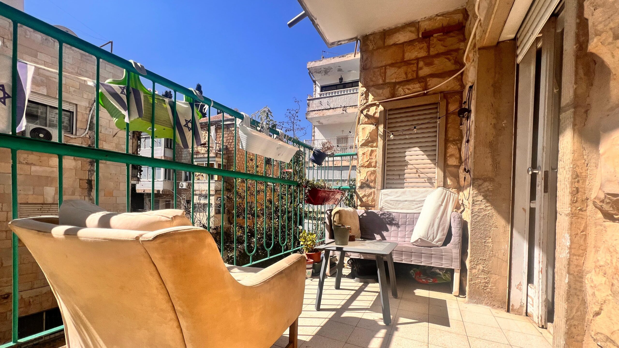 f0edf30665_balcony_2nd-scaled.jpg