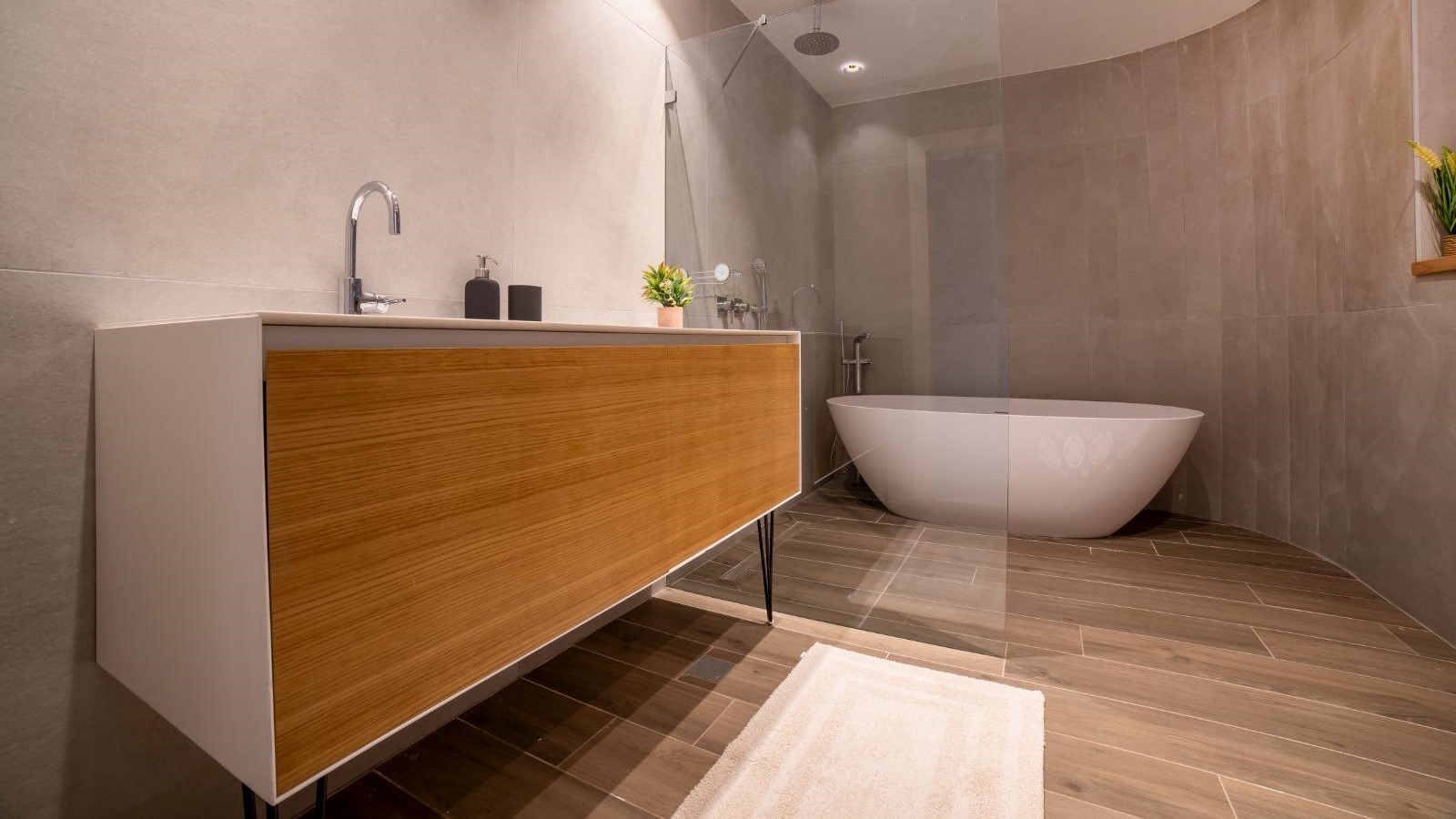 49e997f69d_994abfd9b8_6dedfdb84a_bathroom-2.jpg