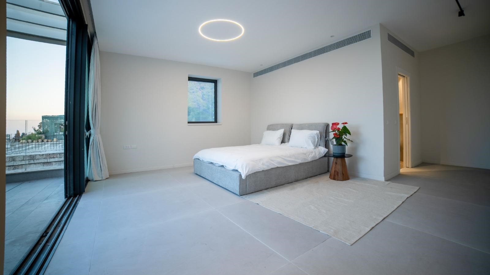 d1251c4b02_ad699a4602_285d7ff7a2_bedroom-5.jpg
