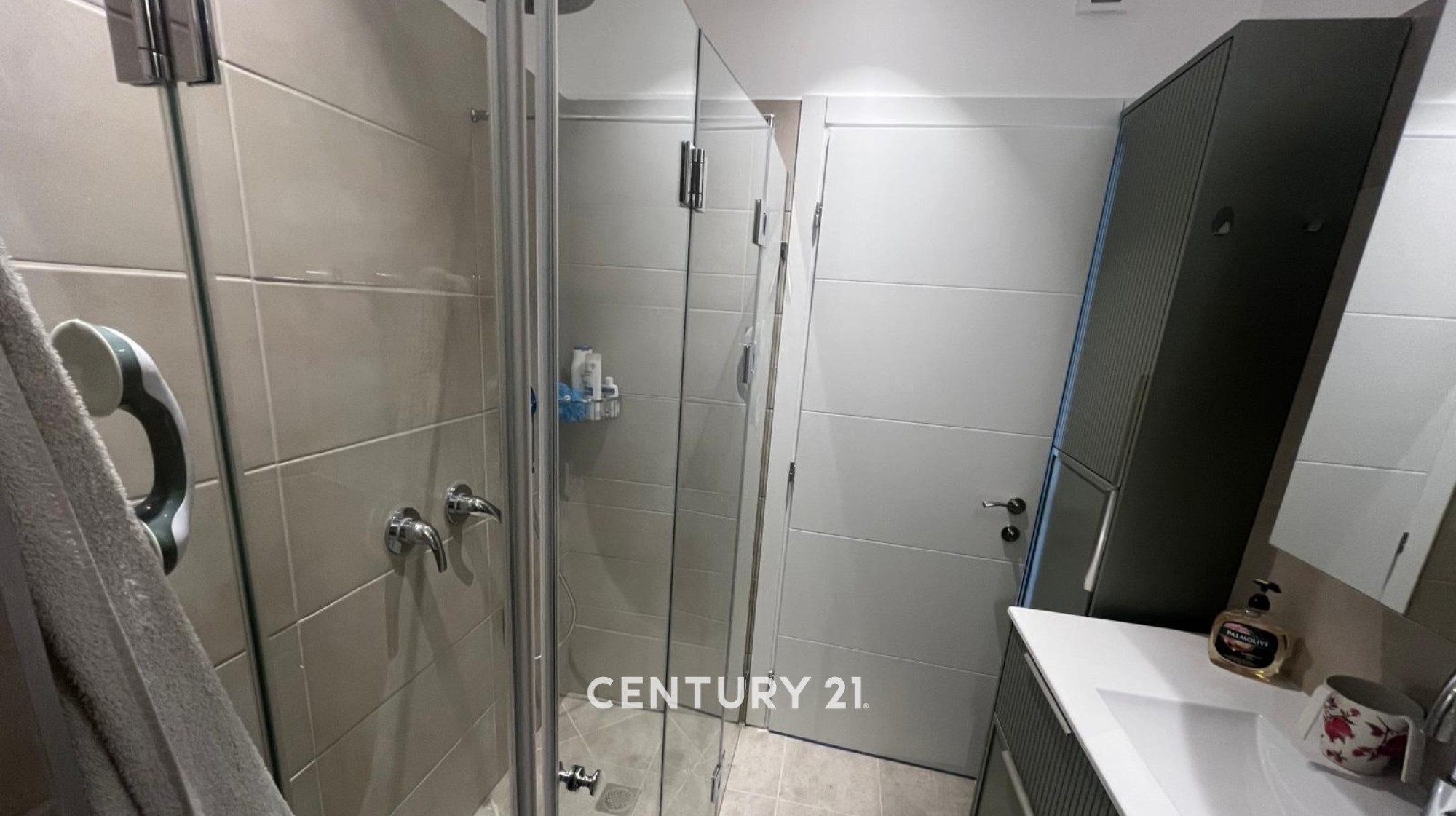 172ce516ab_c62fde0827_7fb31b207e_bathroom2nd.jpg