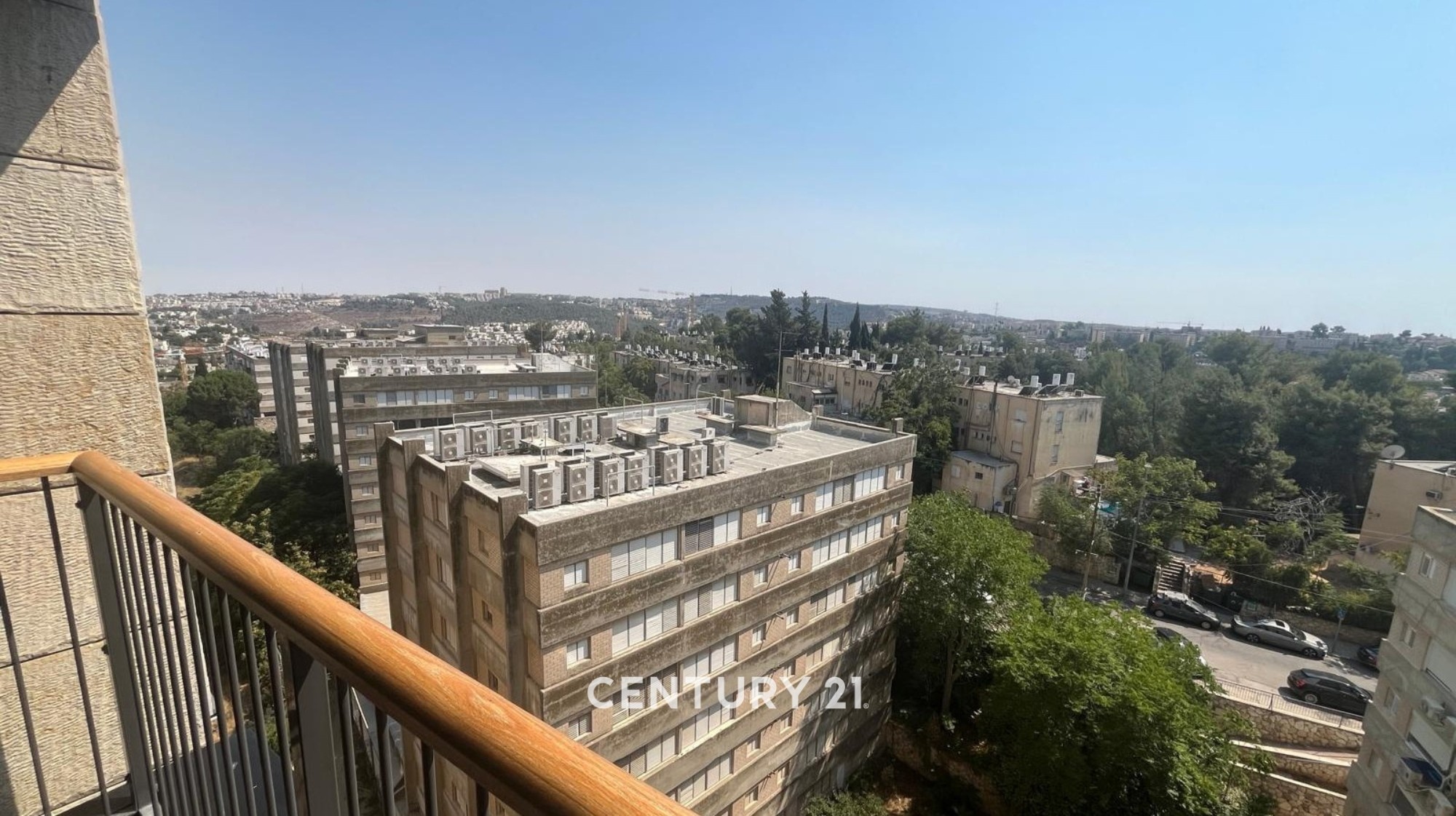 54e5140b29_cf635cc79a_27c123bd12_balcony.jpg