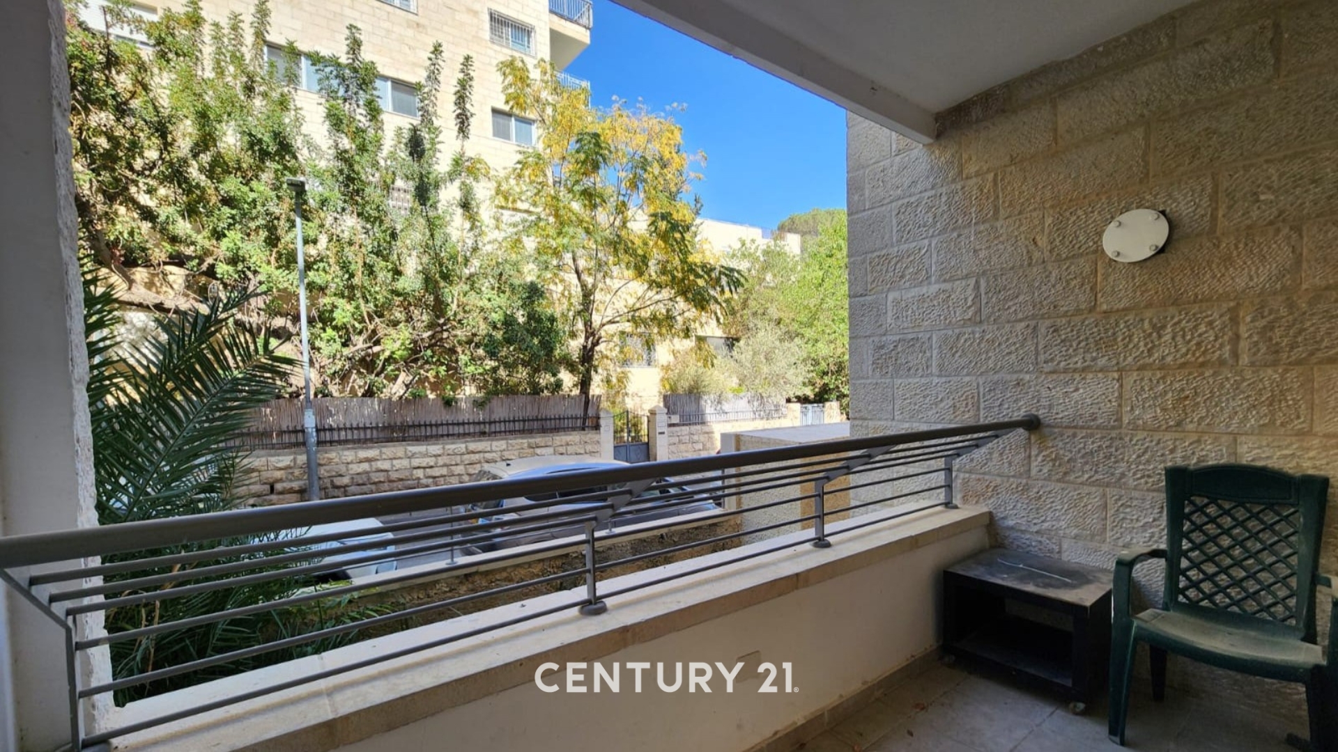 2bac217840_4df1c84d79_07df23a0fc_balcony-5.jpg