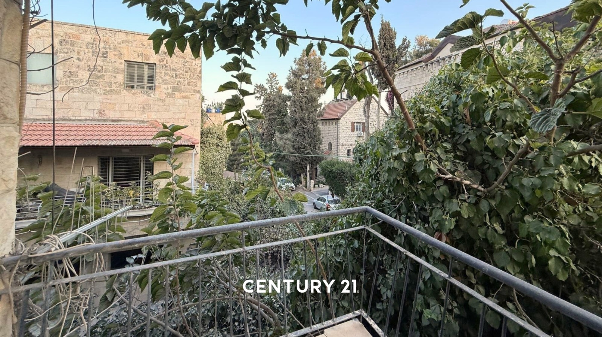 6454214568_48a22f8730_f2f799cf44_balcony2nd-1.jpg