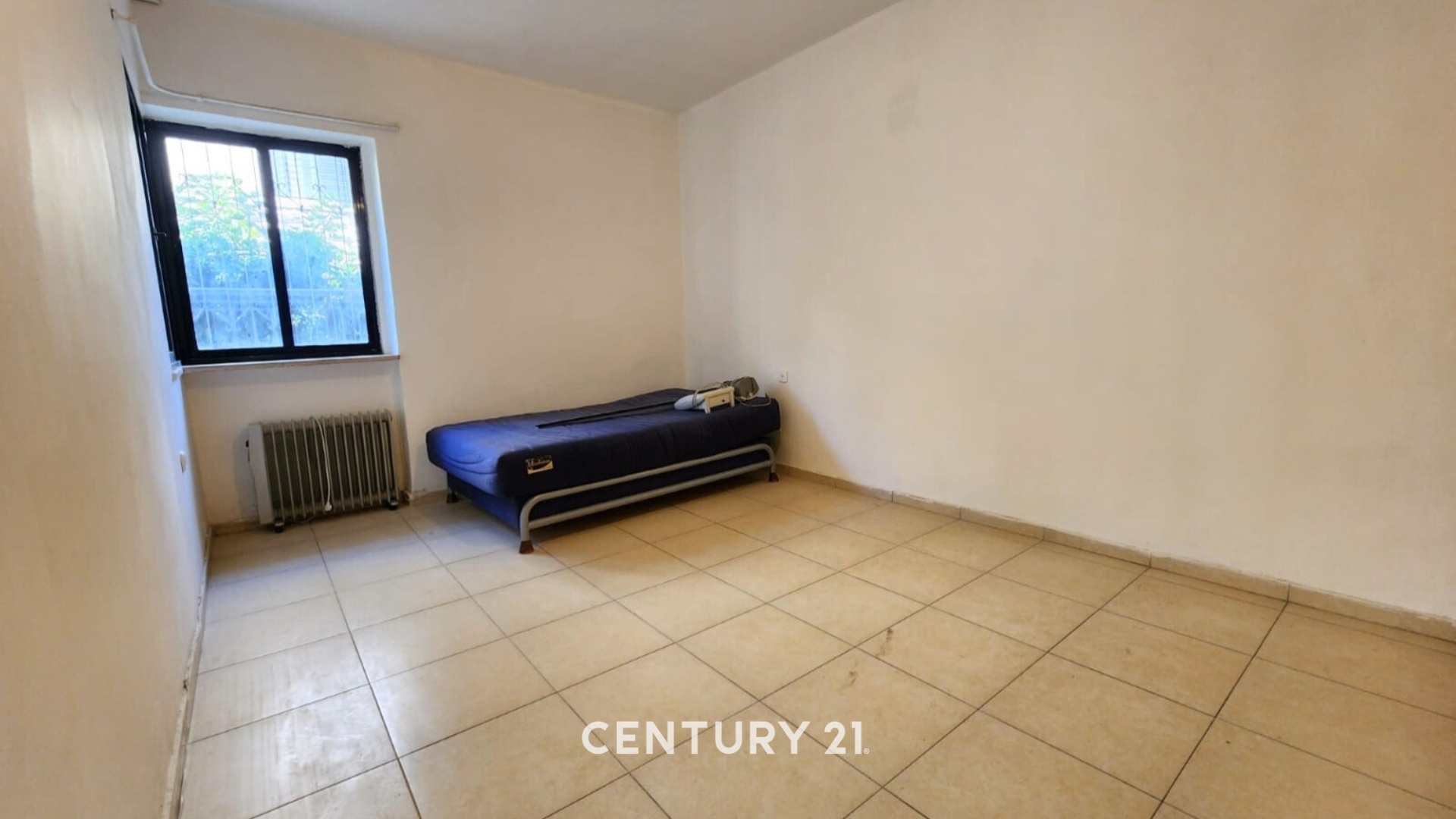 7b14e247d6_b9b93b3f0c_2b2185ed47_bedroom3rd-3.jpg
