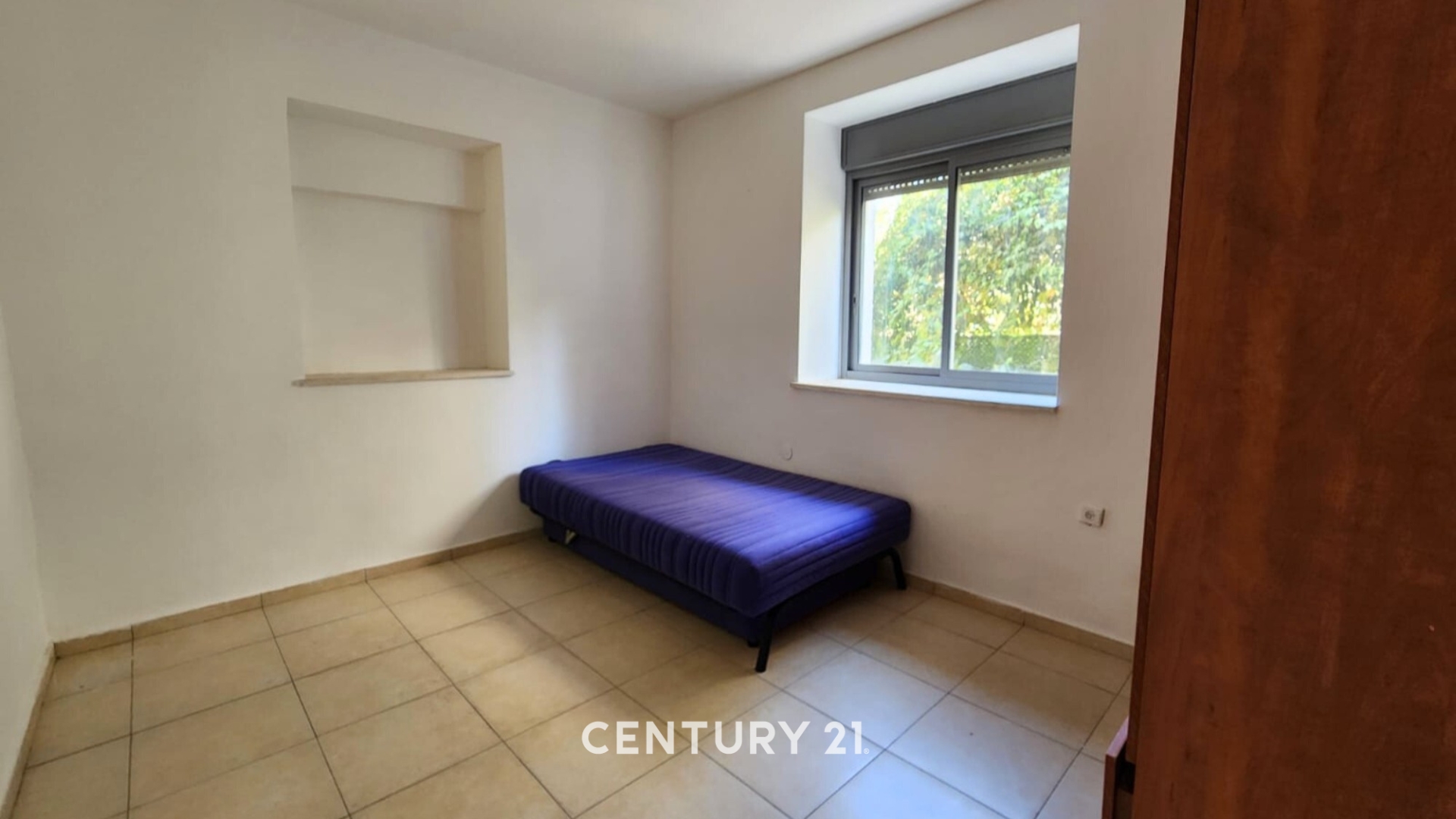 9eadde6fda_06e6f43312_100d30a64e_bedroom2nd-6.jpg