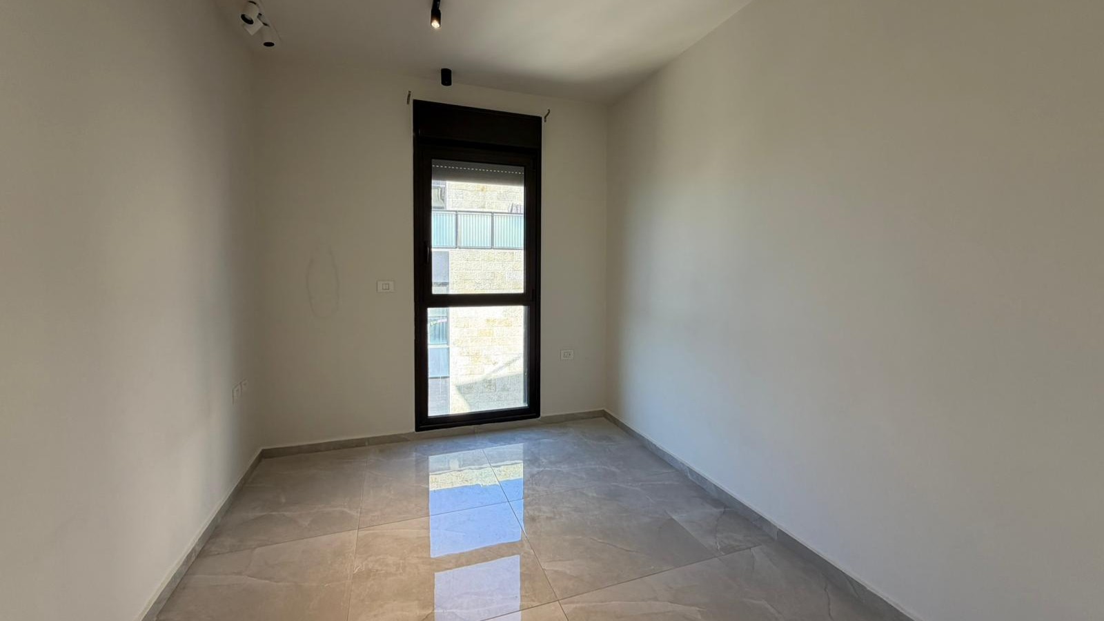 210fee9de1_bb78ae9e33_667d5204f8_bedroom2nd-10.jpg