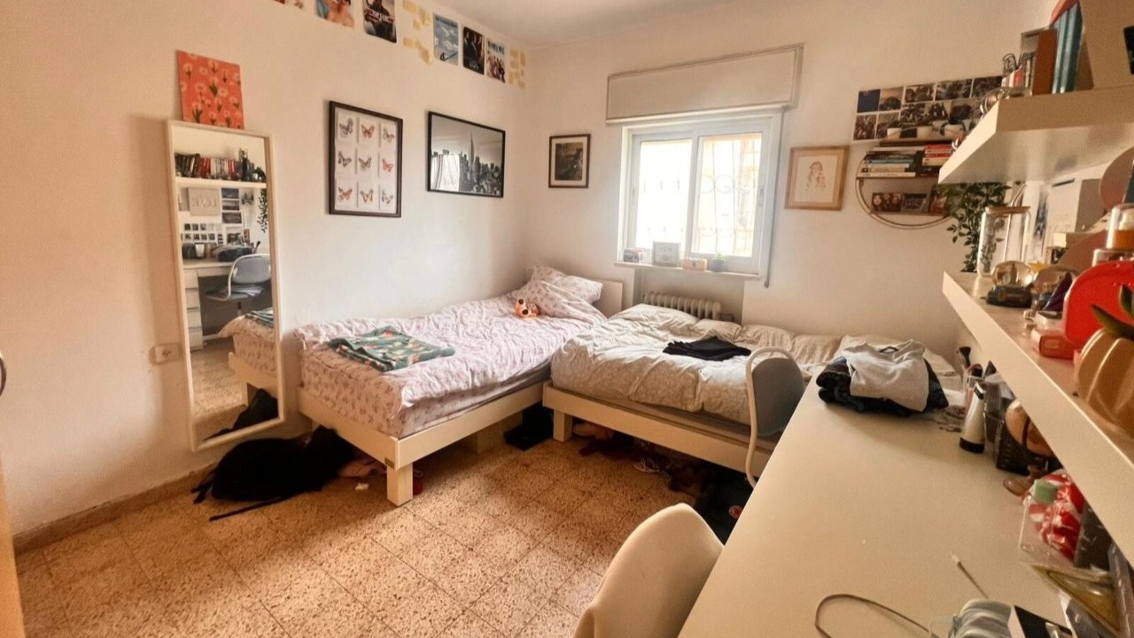 6153ee92c9_6ad9a9eb07_1f662a3420_1d043efdfe_abb0f3bf0f_bedroom2nd-2.jpg