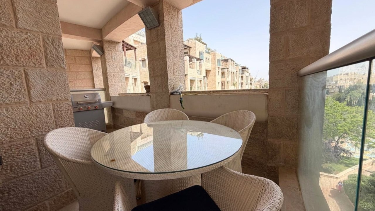 937b80c4f2_balcony-1.jpg