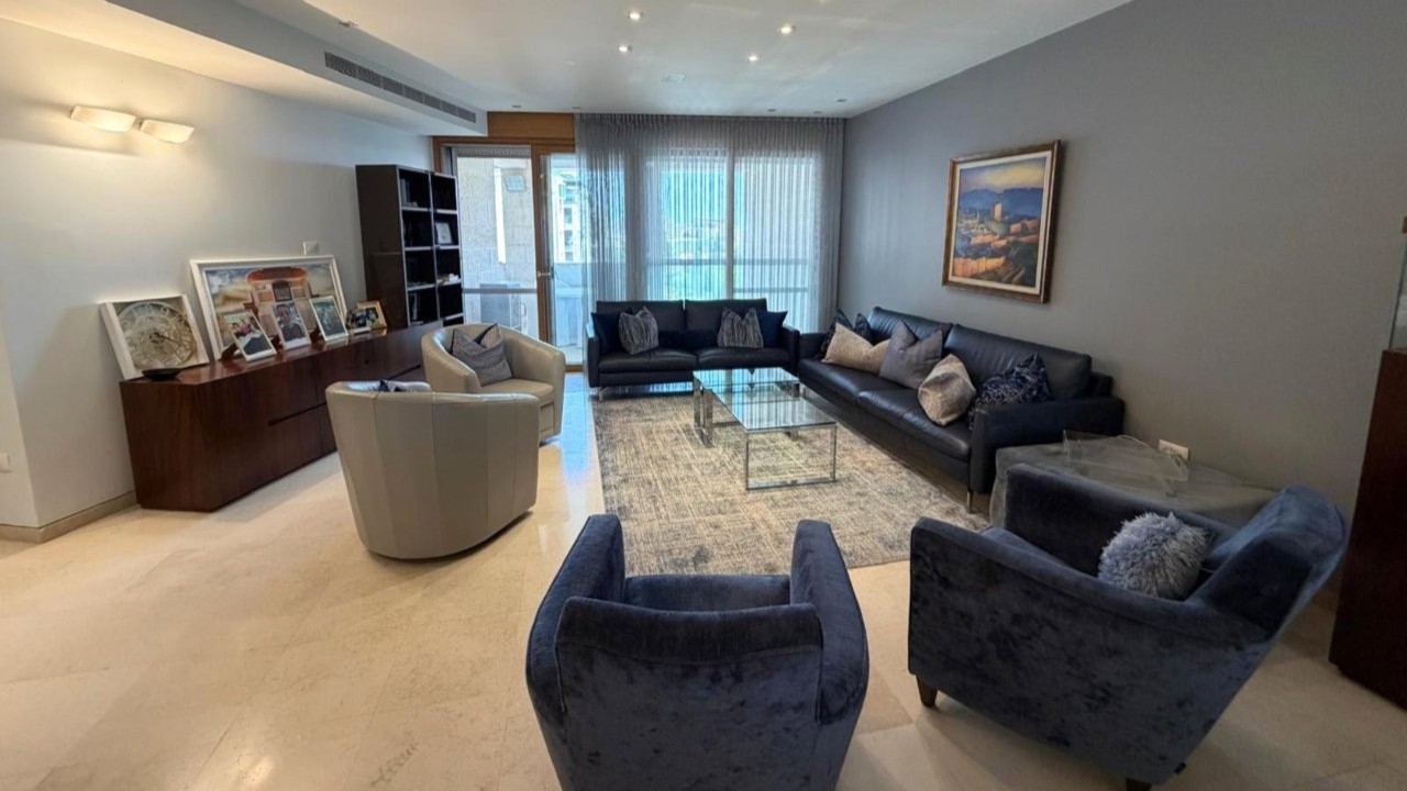99f38d9d6b_living-2.jpg