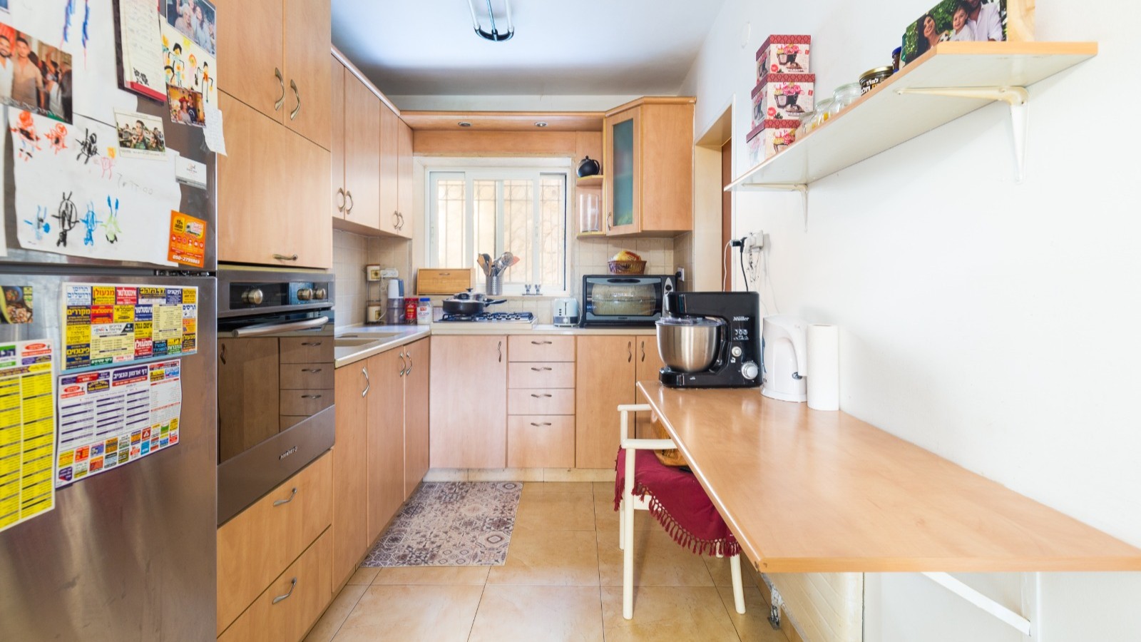 7046687c47_fab3588ef5_7aa45d7392_974c82801d_bb8521bc96_kitchen.jpg