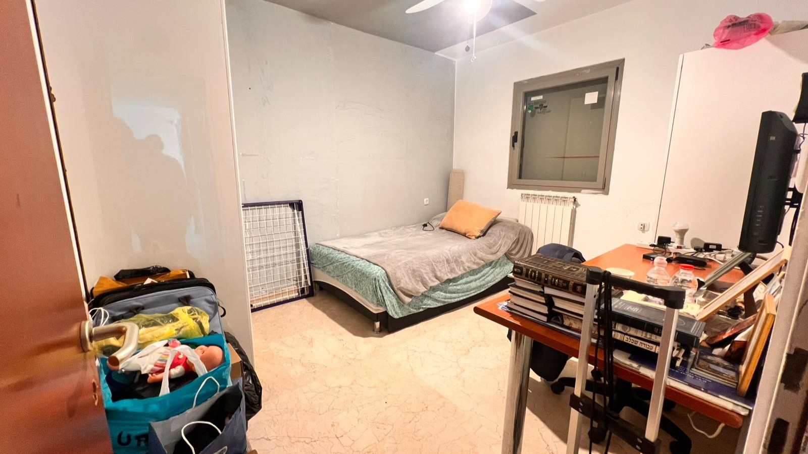 319345d883_84b3d8e880_75b75ed9c1_925b00c085_6a07e426ea_bedroom-3.jpg