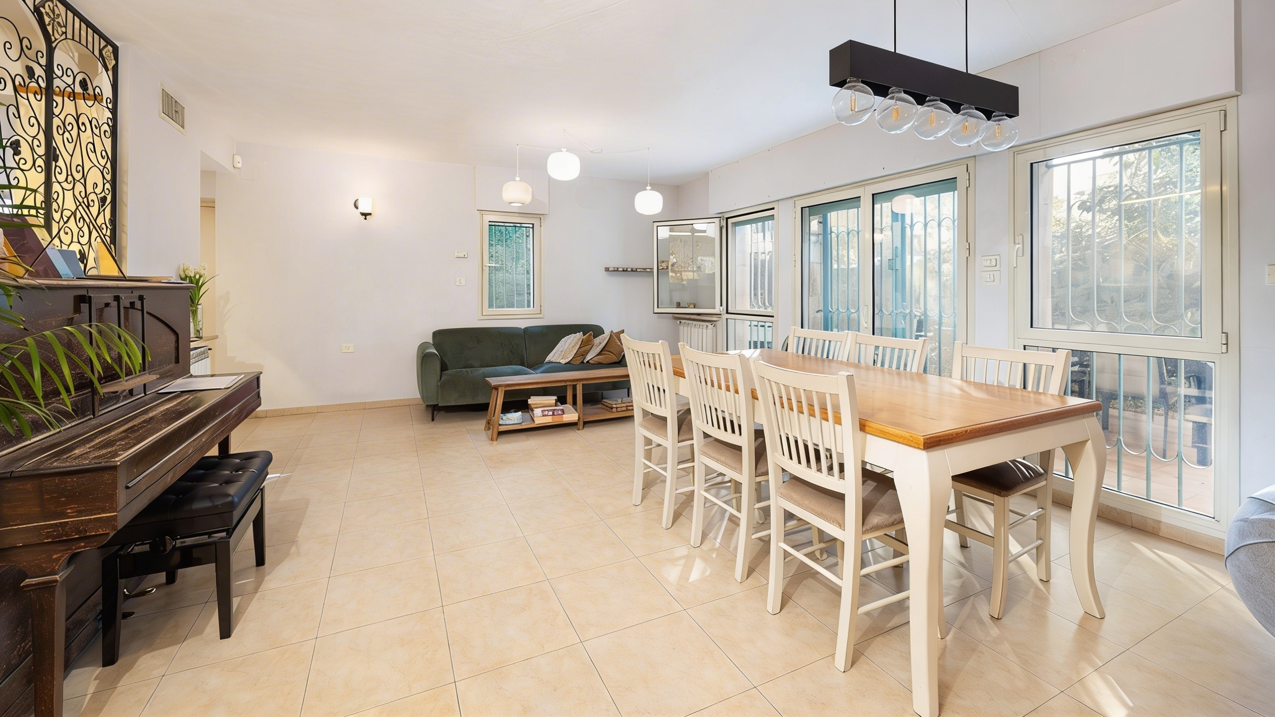 34fe6d9672_d1d6334ca0_d0a628727c_11e9502998_1e71c41aae_living2nd.png
