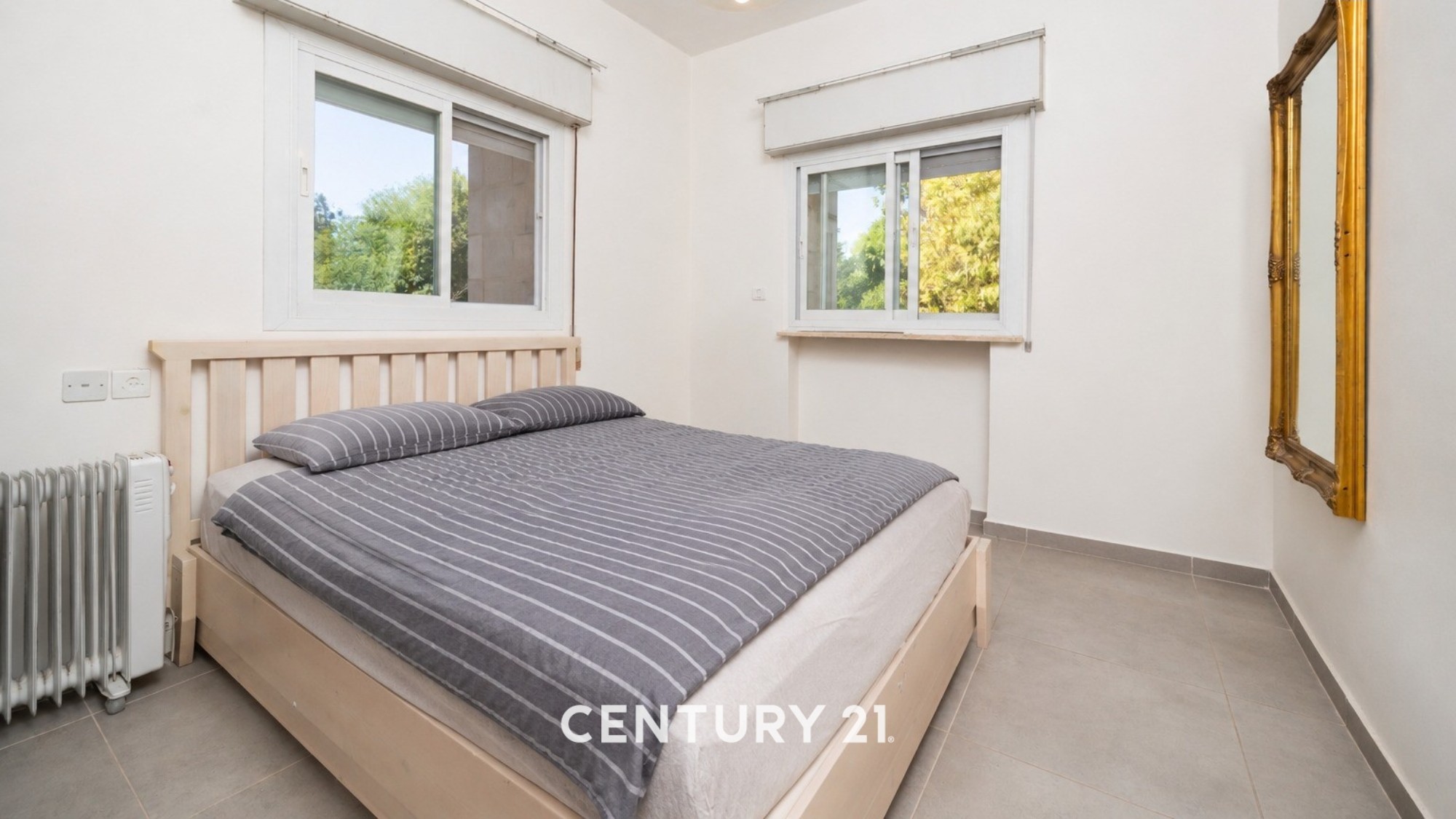 5ac2d687b1_efca8b9a89_7bbdc5703b_e776016137_1402e3f60b_33d3ca2129_8980248c0a_bedroom4th.jpg