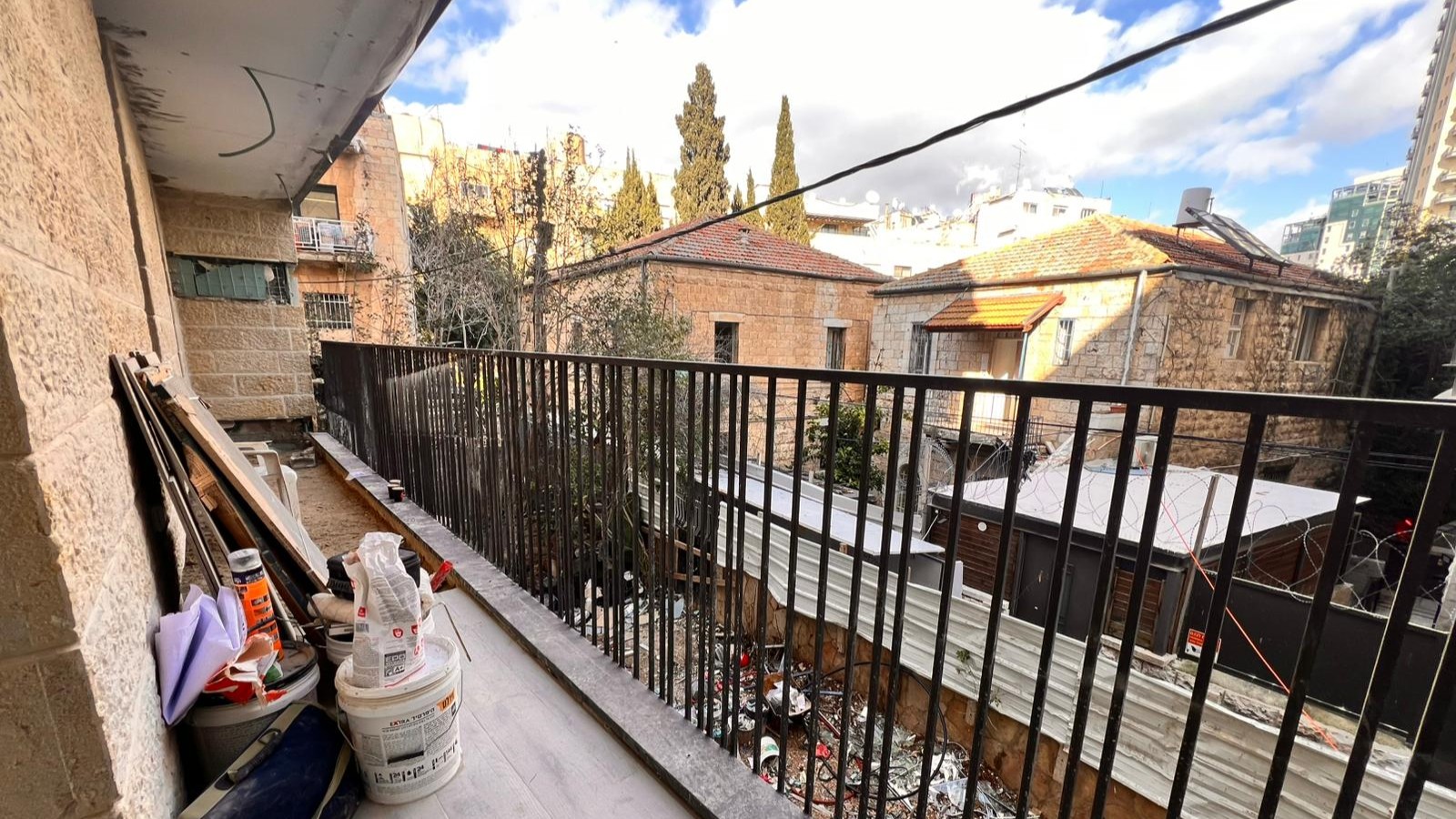 785422f4a8_balcony-6.jpg