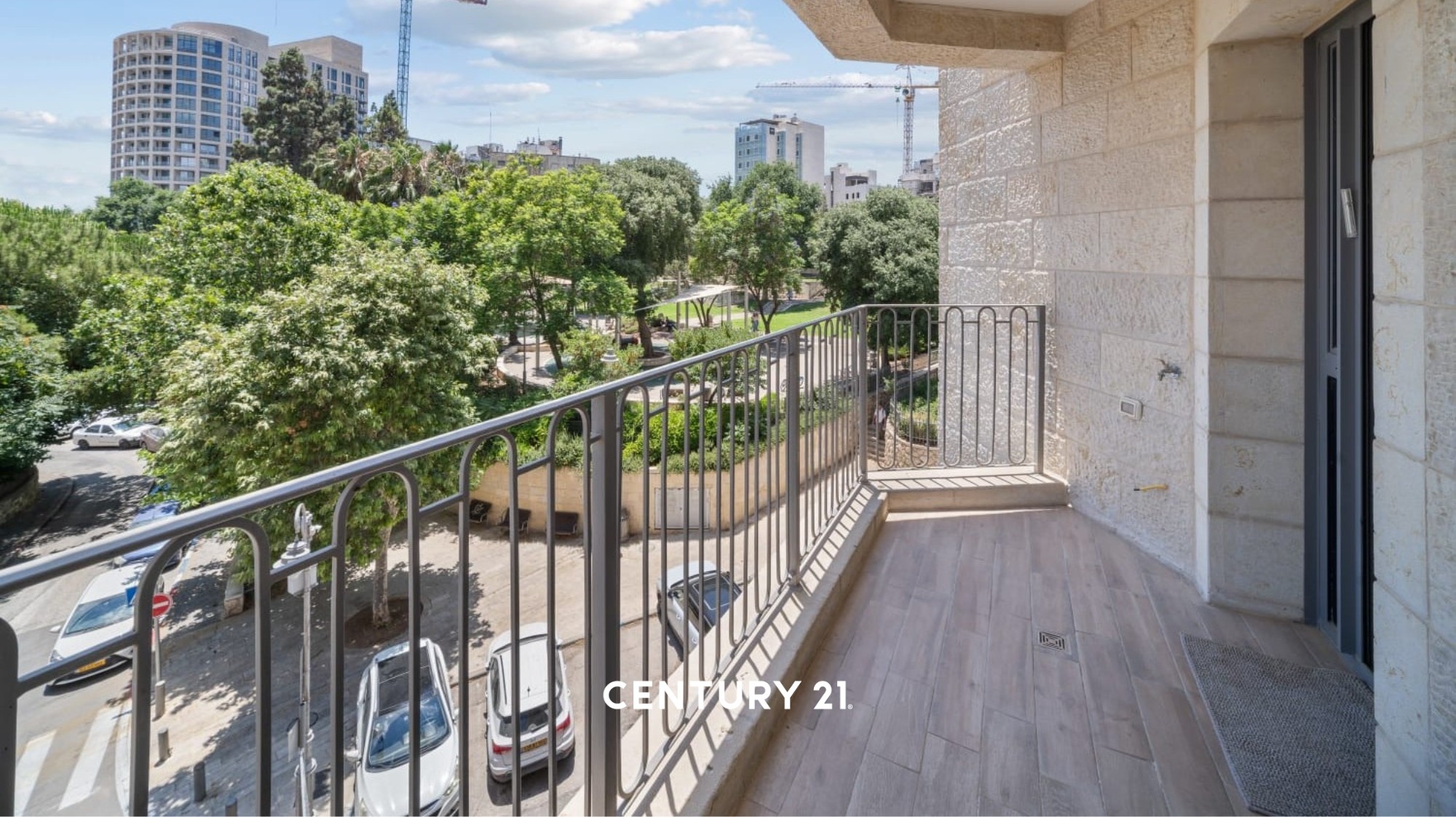 a39b200ab4_74b6e0c9cd_a8df3f8e5a_balcony-1.jpg