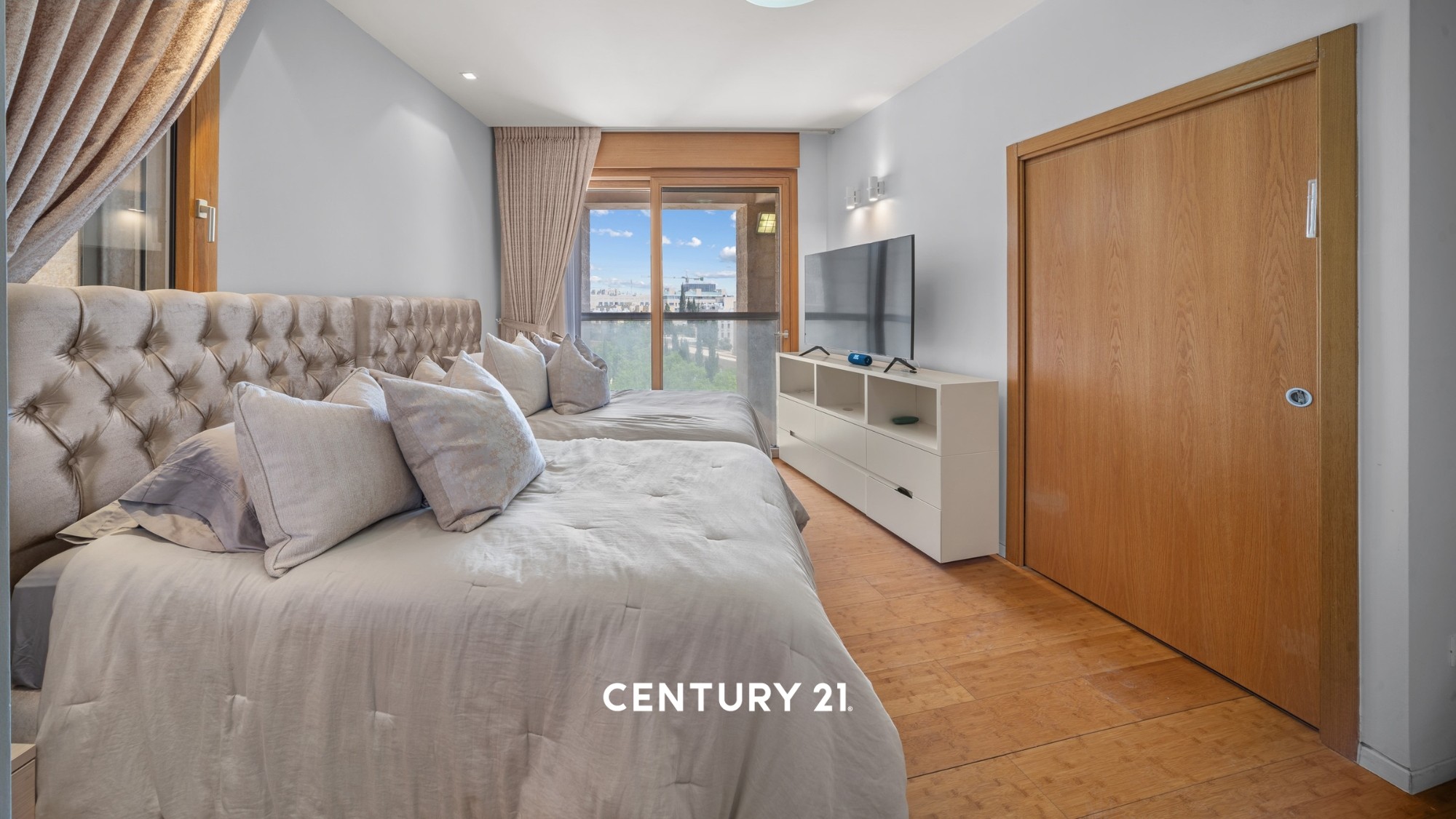 d6f881f8fe_bedroom3rd-1.jpg