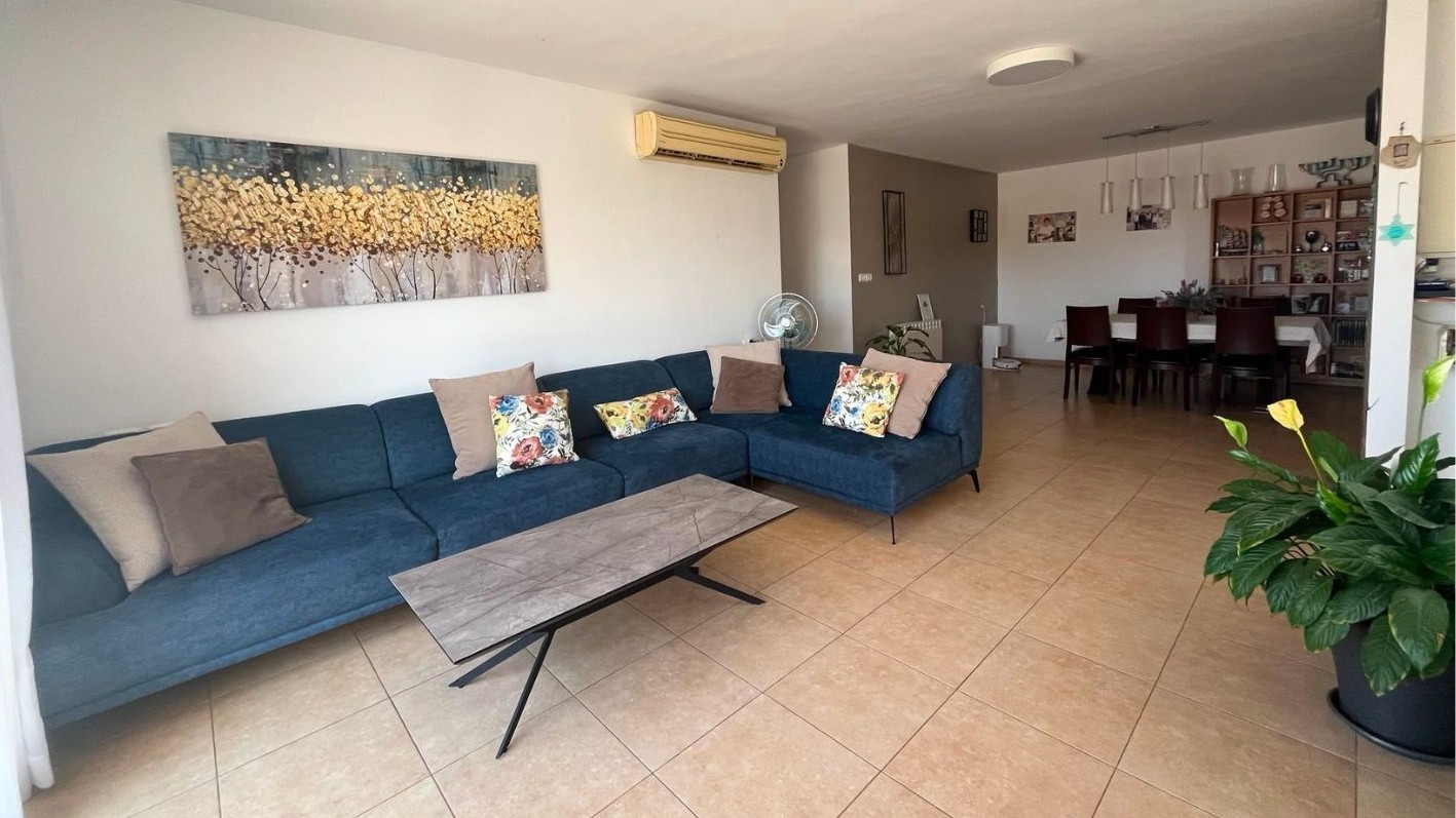 e64d6f51e3_living2nd.jpg