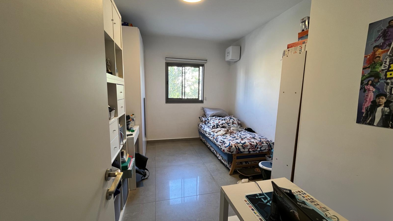 2afbded39a_40b580ebf9_f1275f9b94_bedroom.png